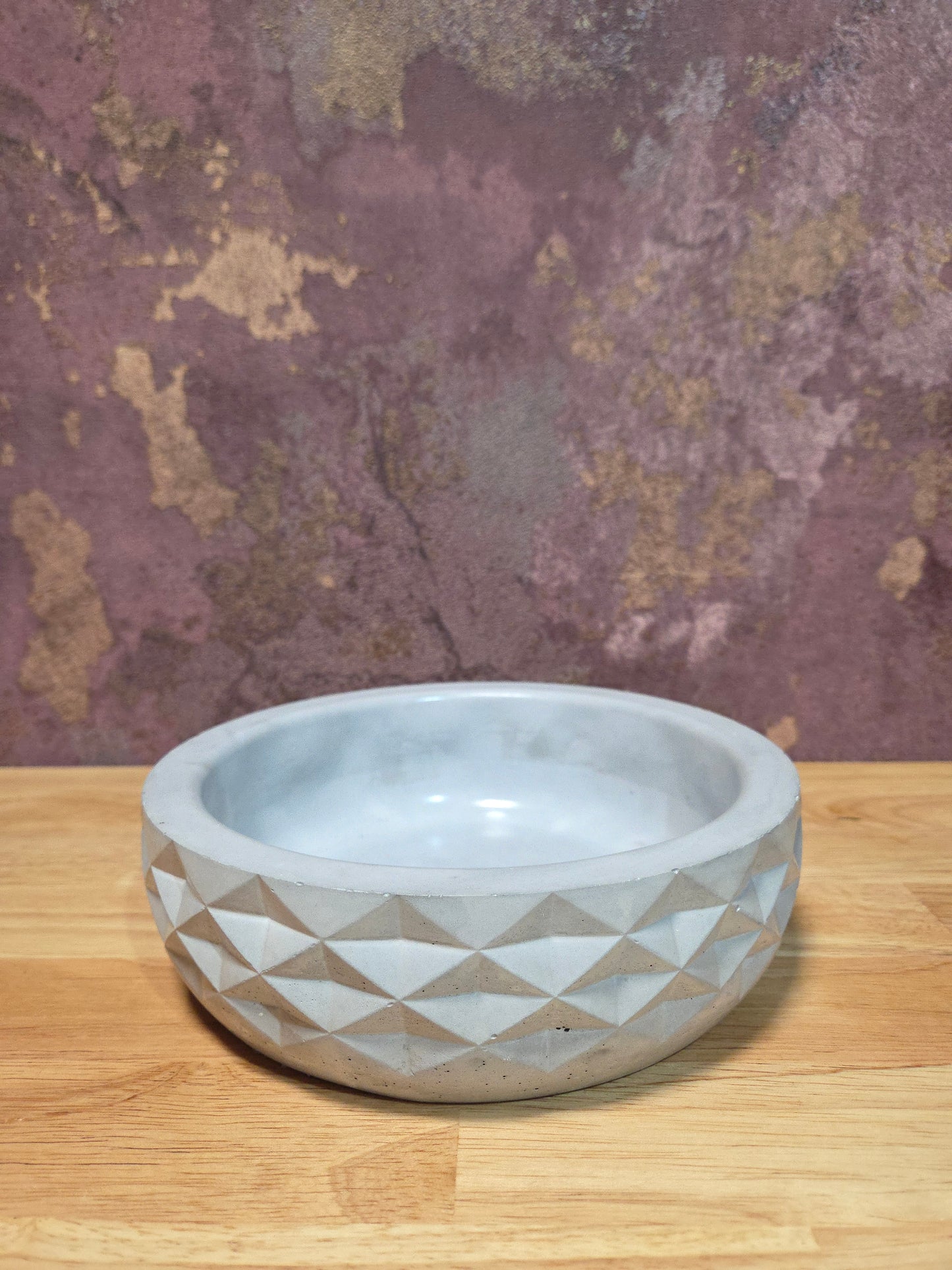 Betonlook Gips Schaal – Handgemaakt met Geometrisch Patroon