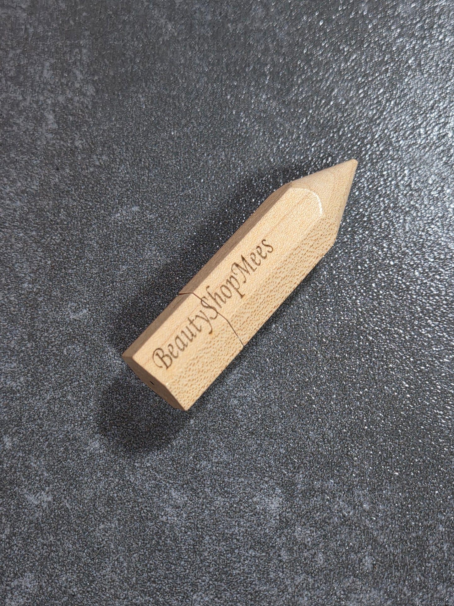 ✏️Houten Potlood USB-stick 32GB – Gepersonaliseerd