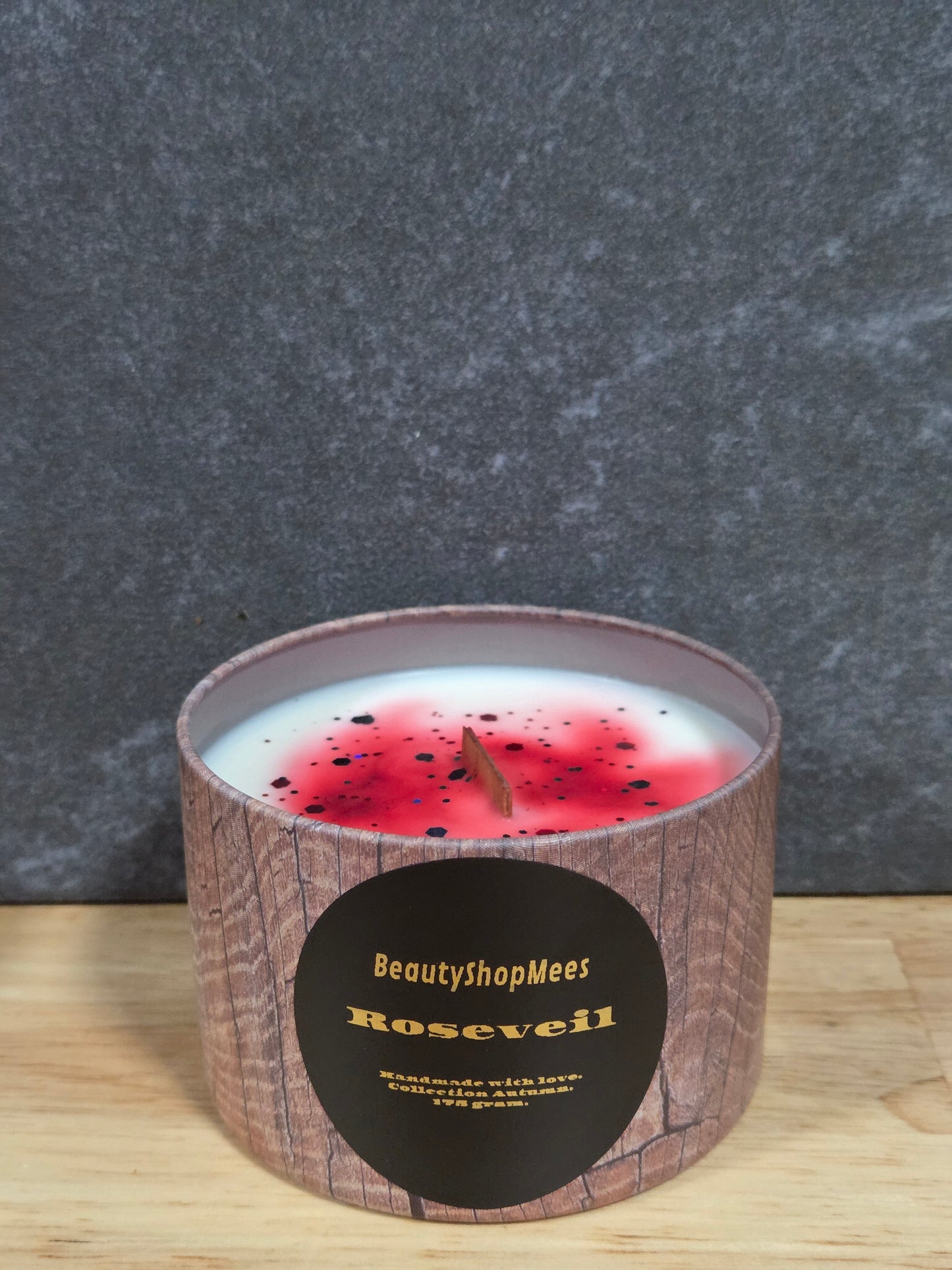 Roseveil Brown Candle – Fairy Tale Rose & Warme Vanille