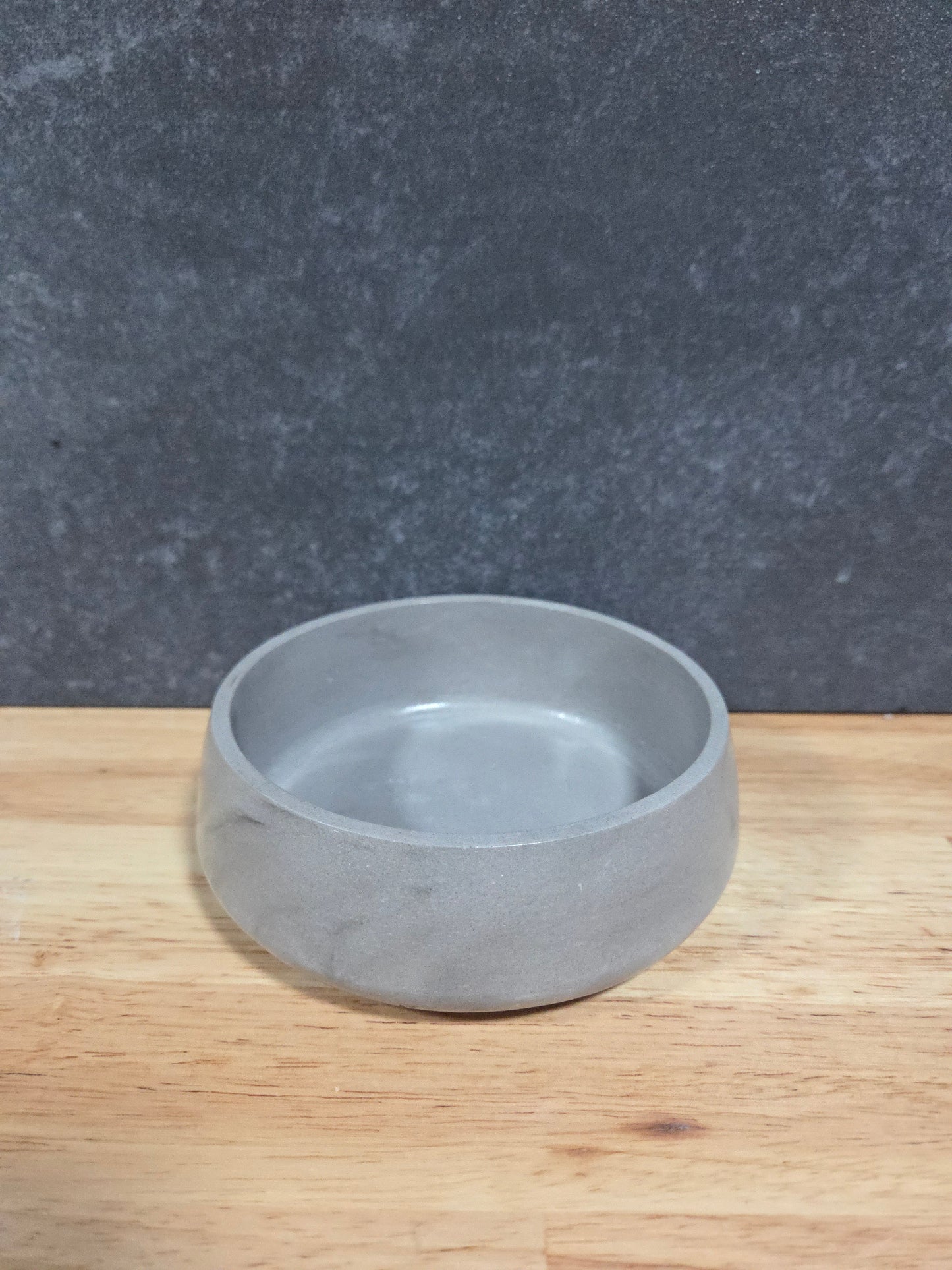 Luxe Grijze Schaal – Glad & Handgemaakt, 13 cm