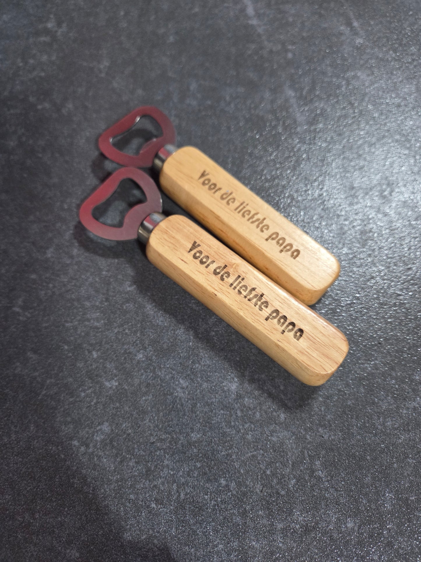 🍺 Houten Flesopener met Gegraveerde Tekst