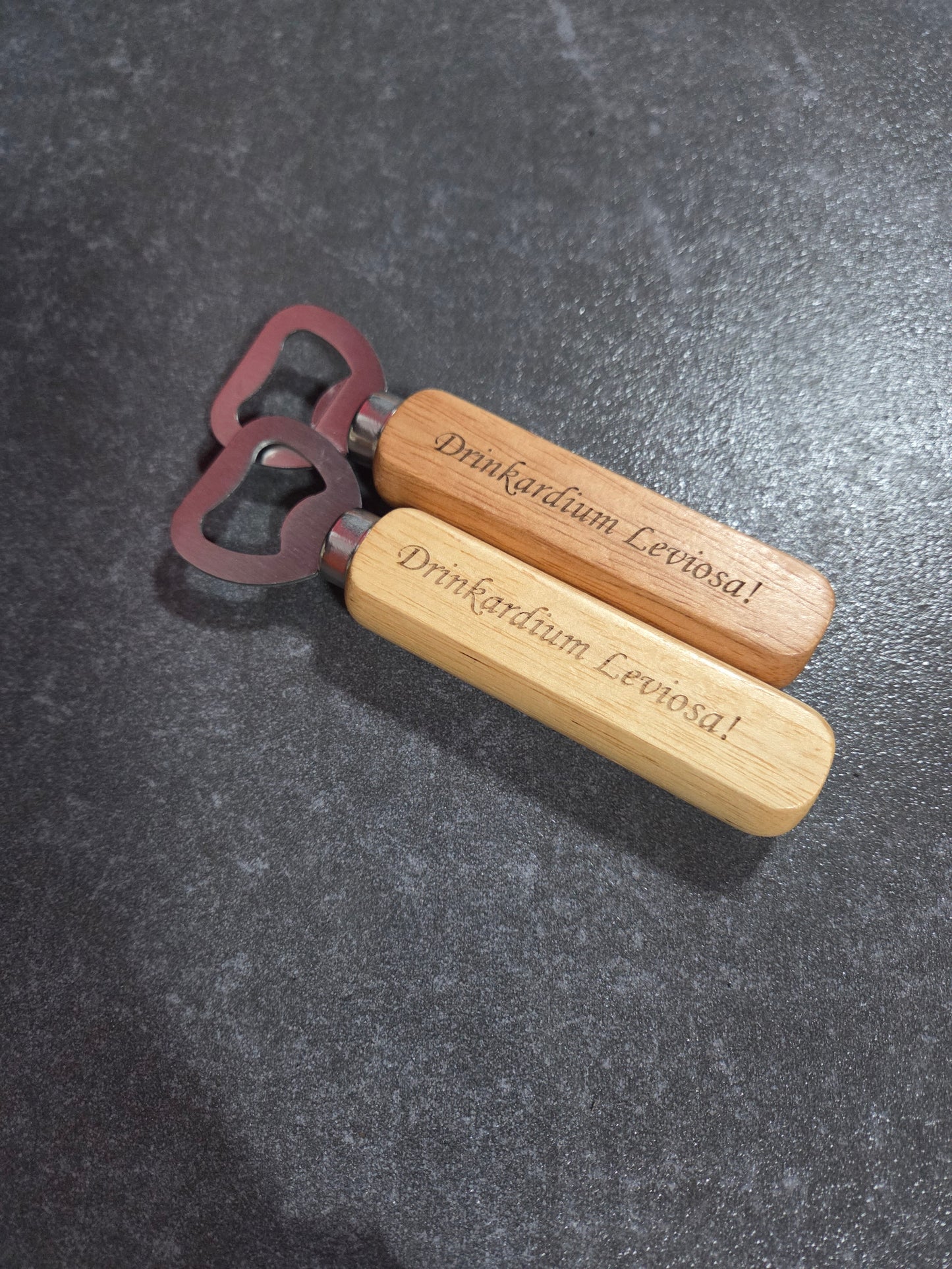 🍺 Houten Flesopener met Gegraveerde Tekst