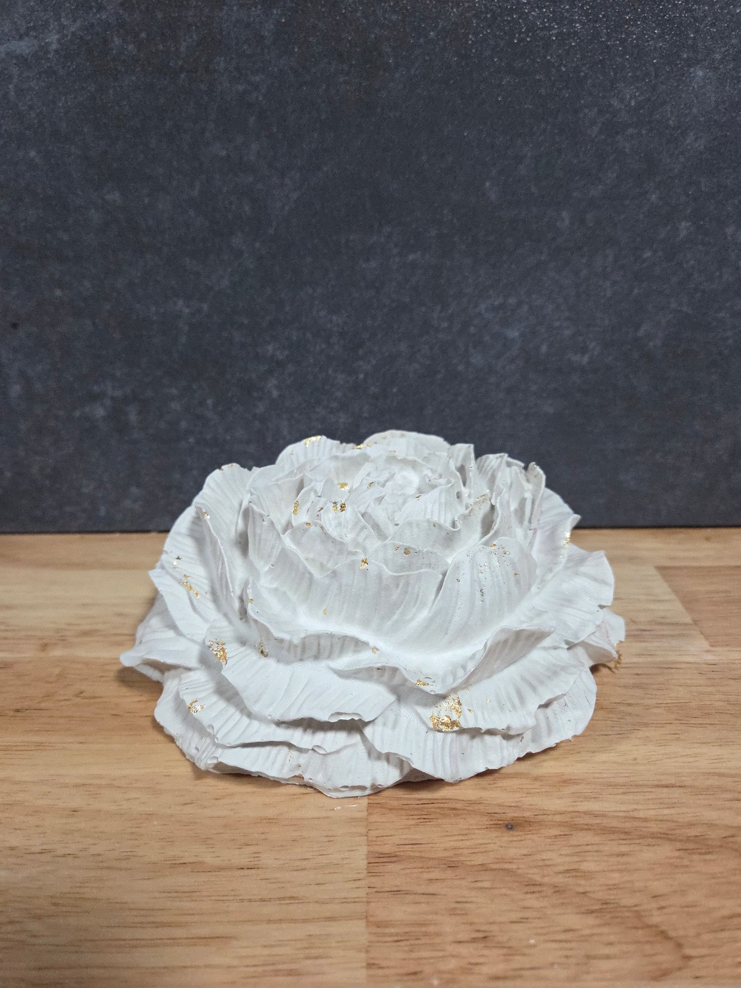 XL Pioenroos met Goudaccenten