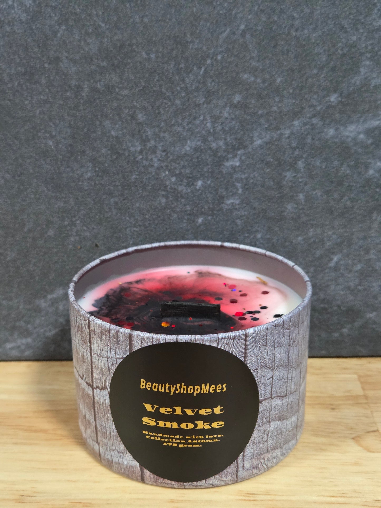 Velvet Smoke Gray Candle – Roos, Donkere Honing & Tabak