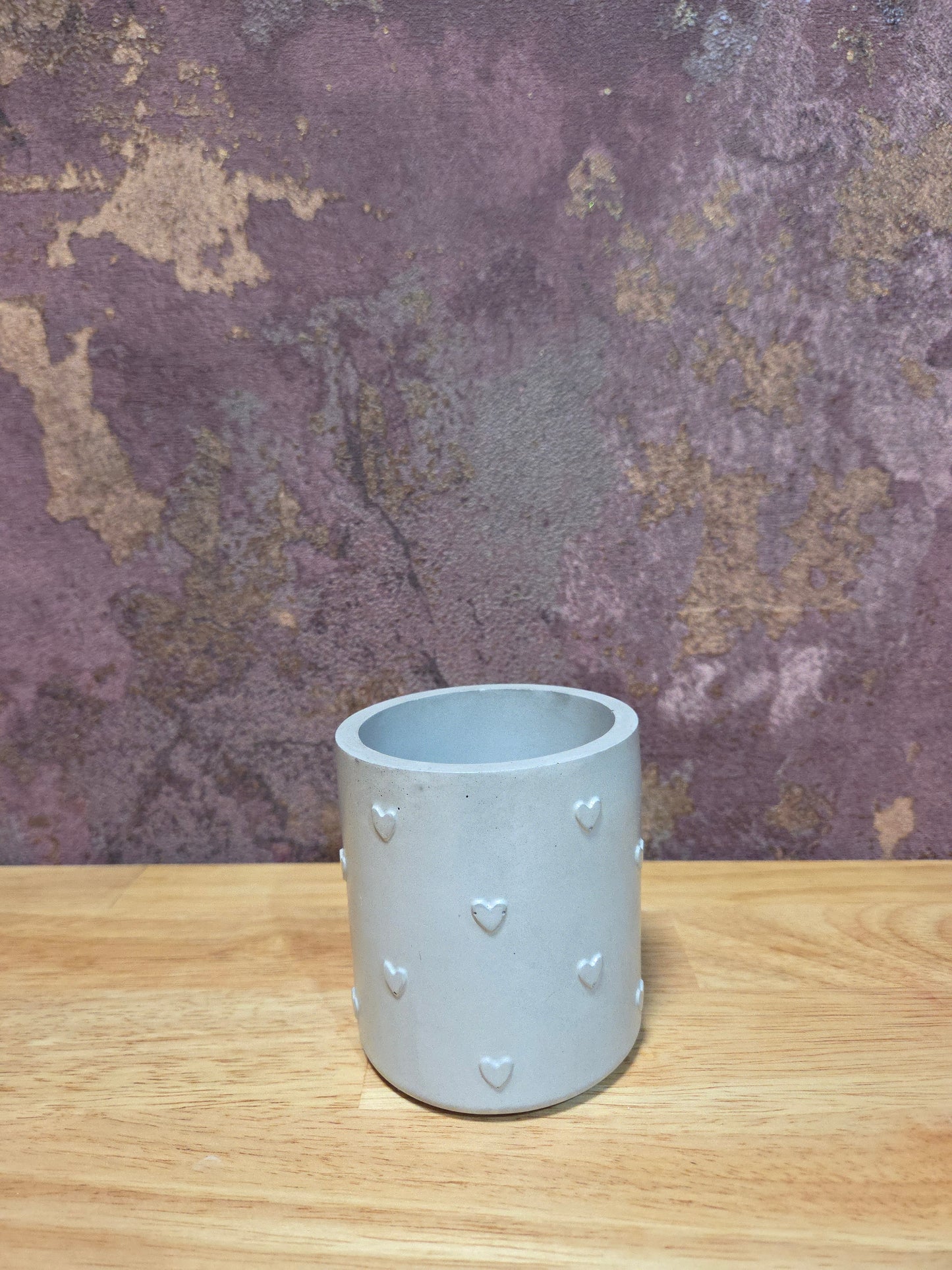 Kaarsenhouder Grijs met Hartjes – Minimalistisch & Romantisch