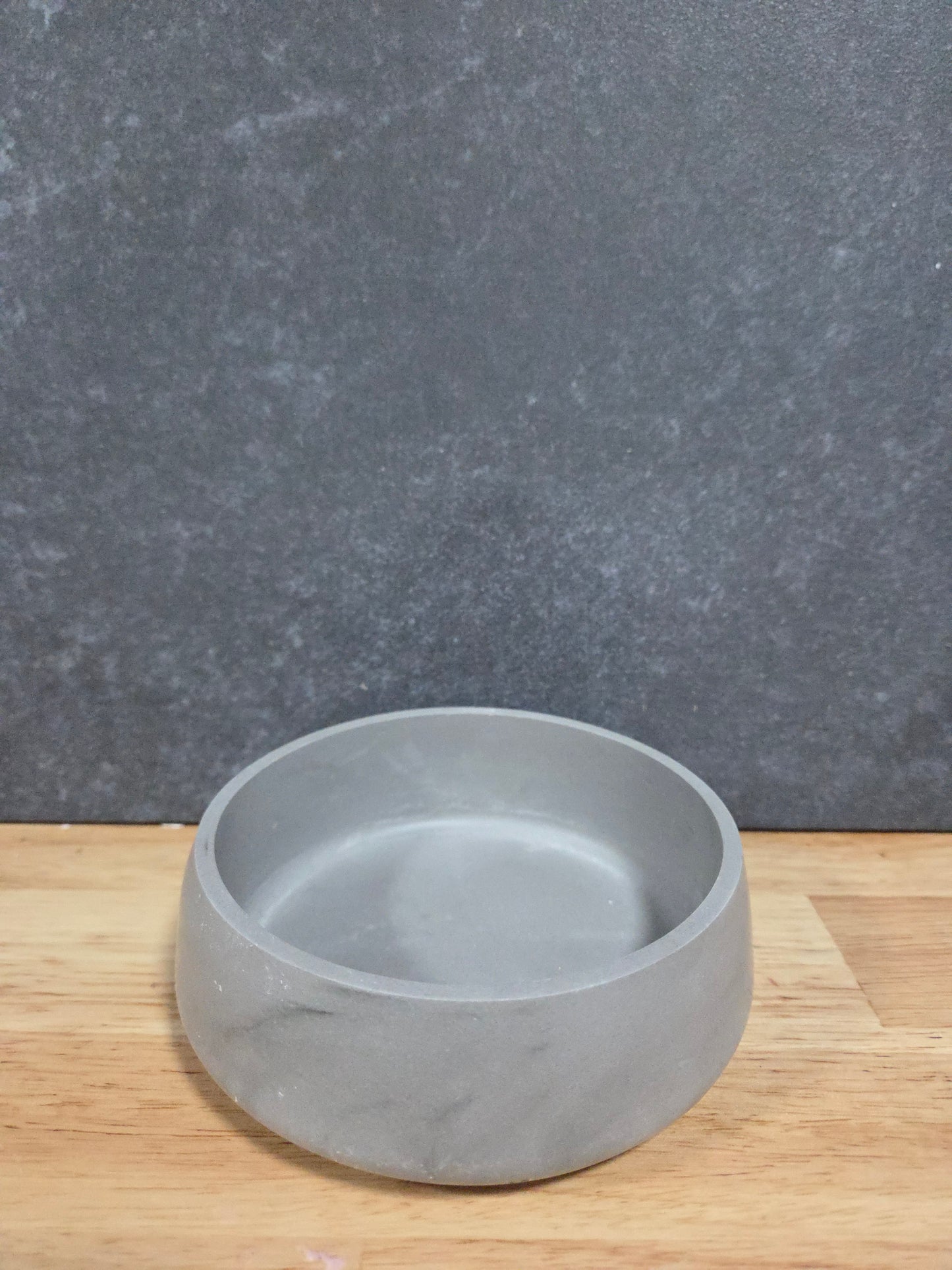 Luxe Grijze Schaal – Glad & Handgemaakt, 13 cm