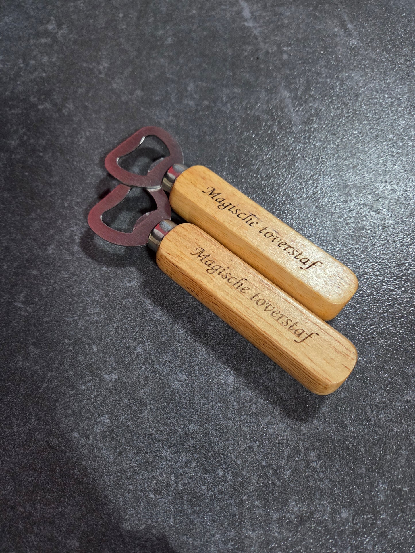 🍺 Houten Flesopener met Gegraveerde Tekst