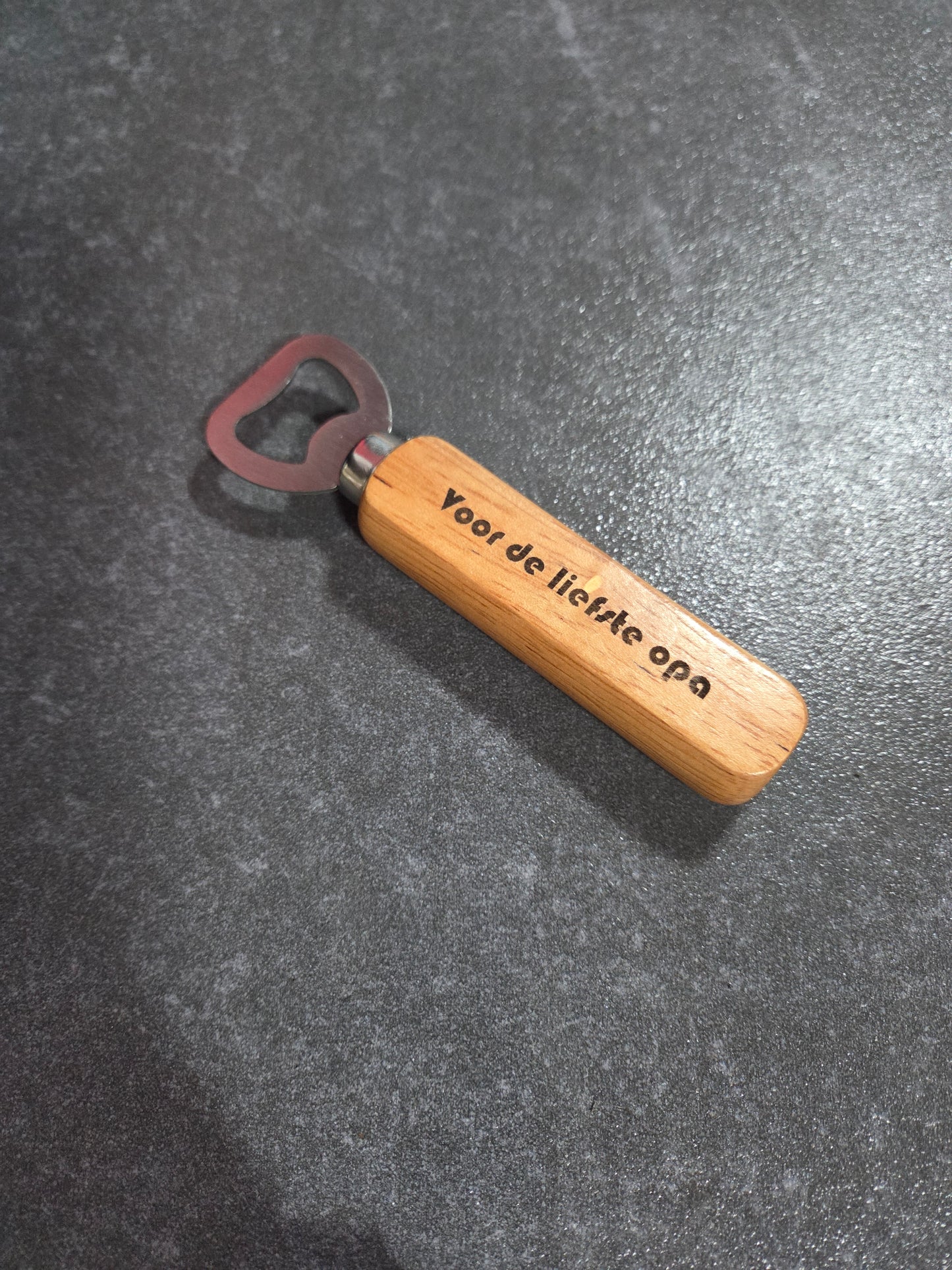 🍺 Houten Flesopener met Gegraveerde Tekst